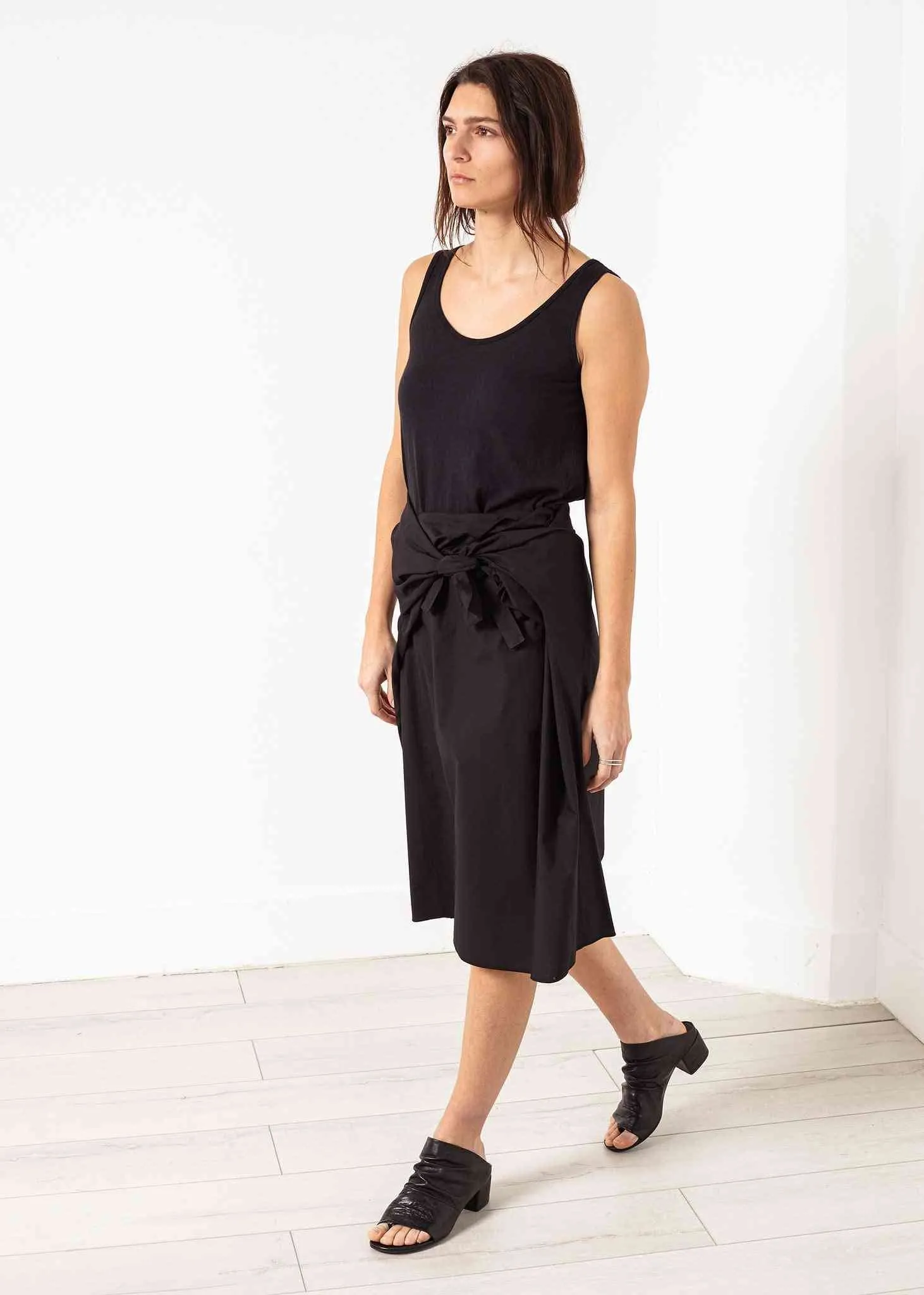 Bow Skirt in Black