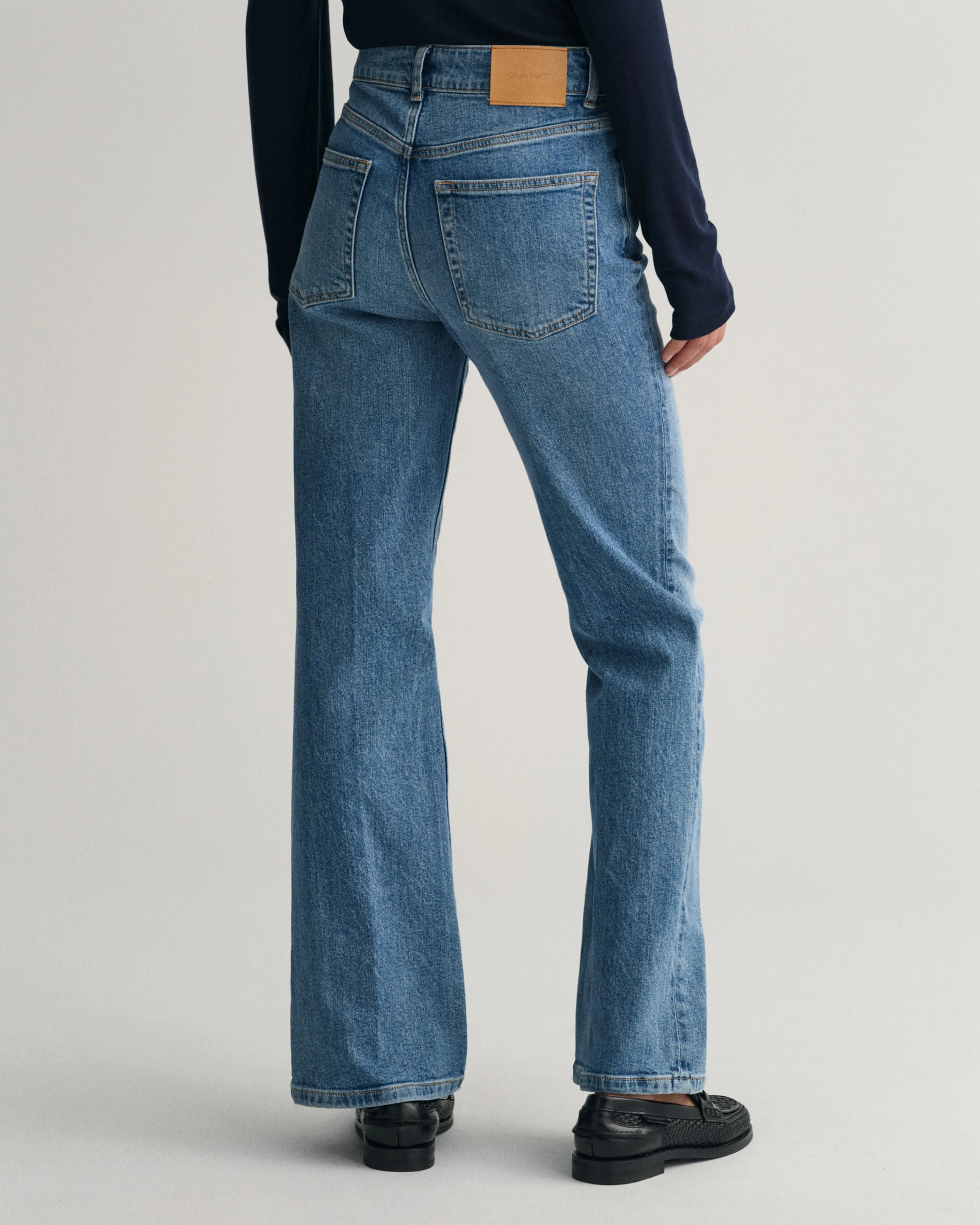 GANT Flare Jeans in Light Blue Worn Denim Wash 4100184