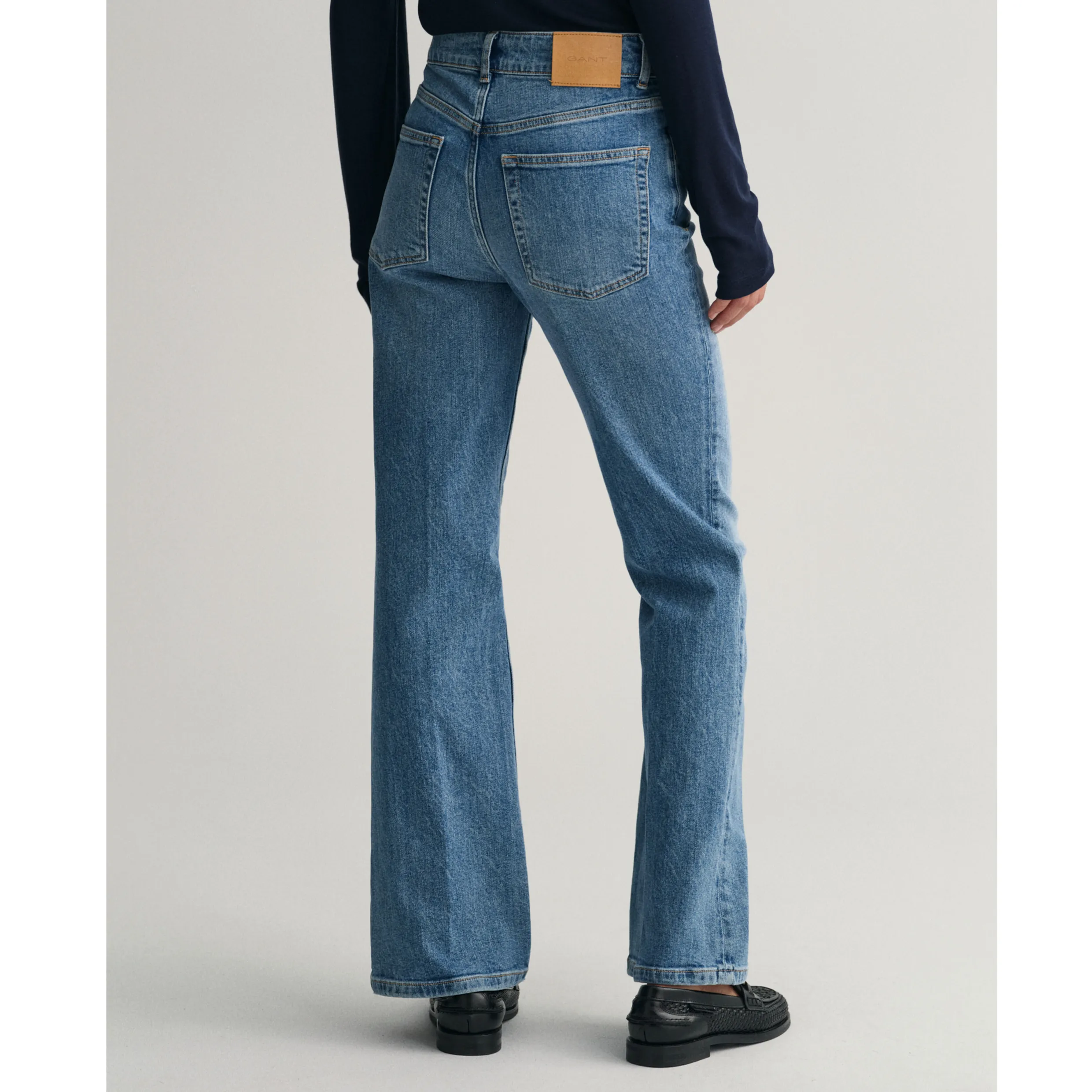 GANT Flare Jeans in Light Blue Worn Denim Wash 4100184