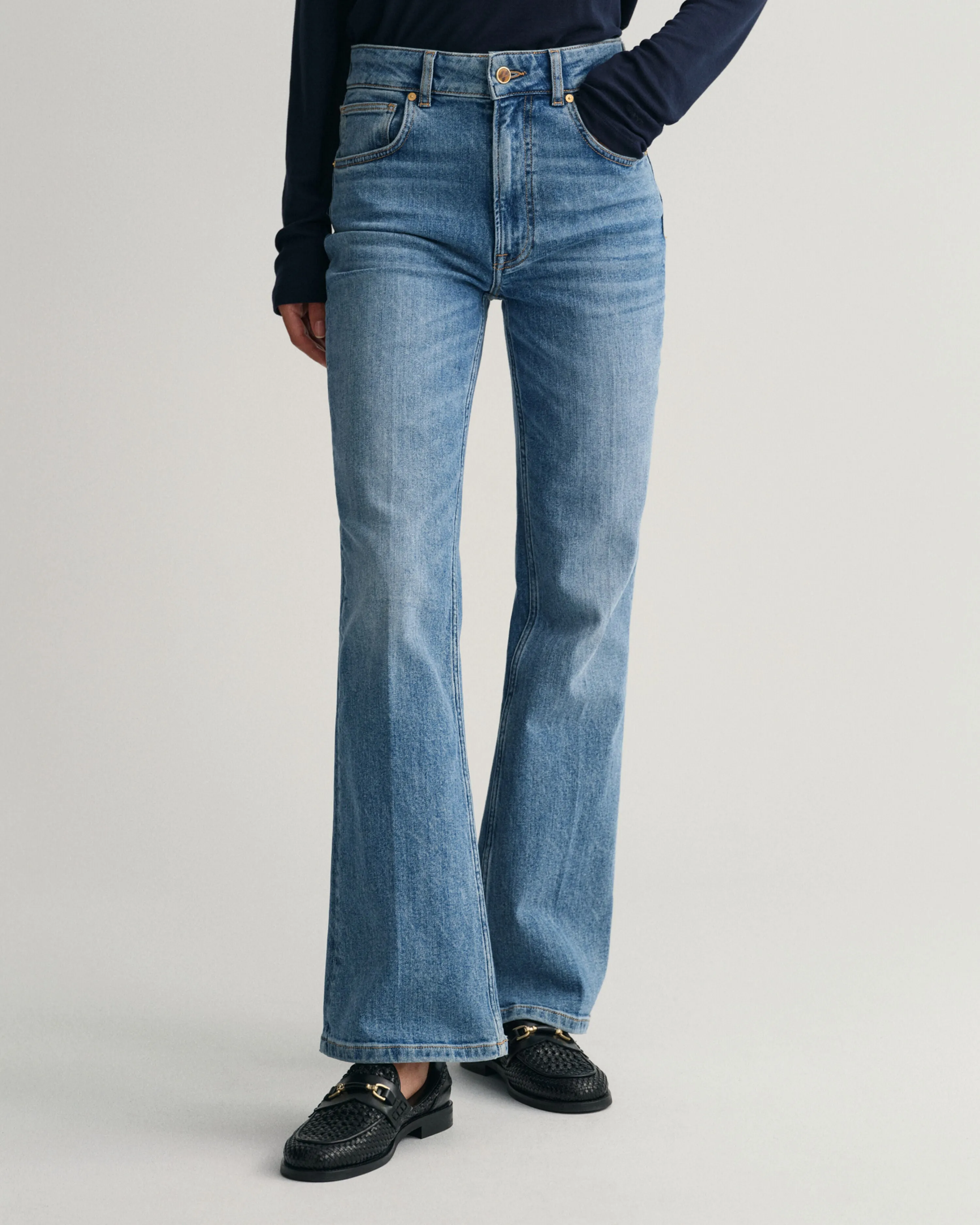 GANT Flare Jeans in Light Blue Worn Denim Wash 4100184
